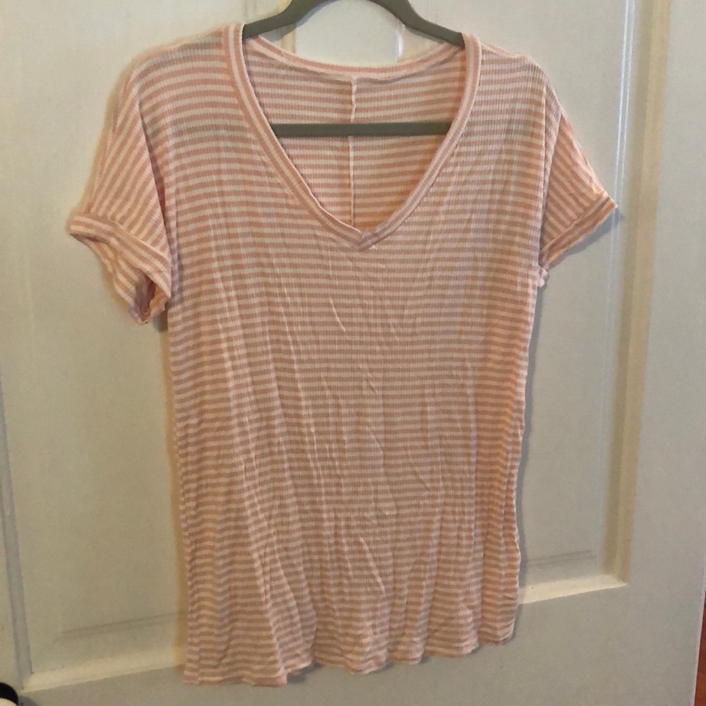 Never worn short sleeve tee